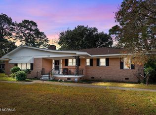 1742 Crestview St, Kinston, NC 28504