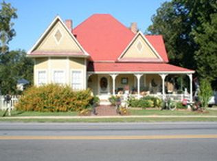 73 S Broad St, Bowman, GA 30624