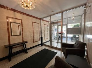 417 W Roscoe St, Chicago, IL 60657