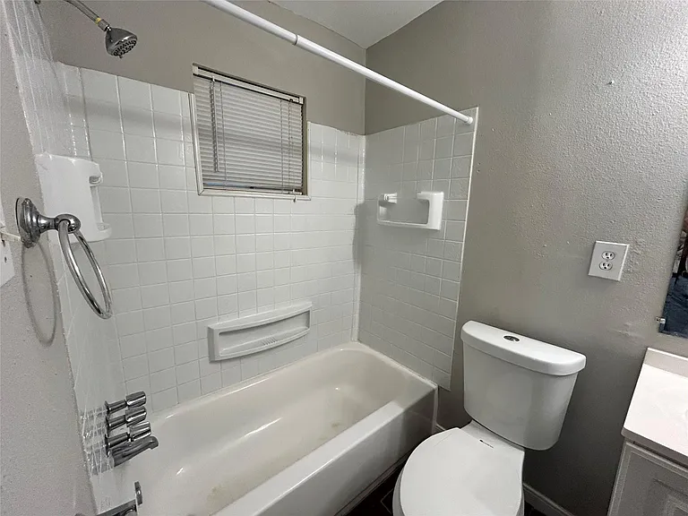 425 Emerson St #6 — Photo 10
