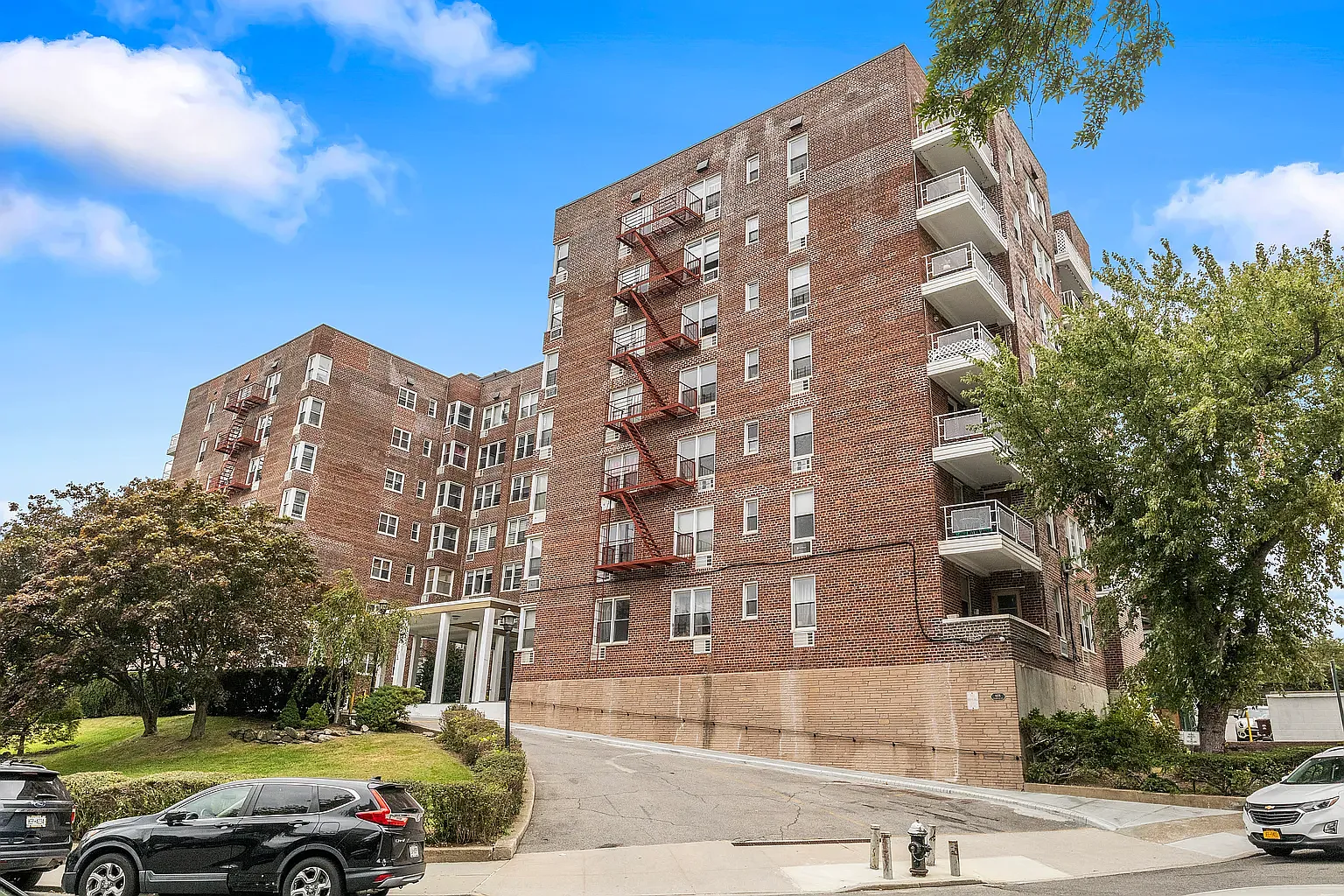601 Kappock Street — Photo 2
