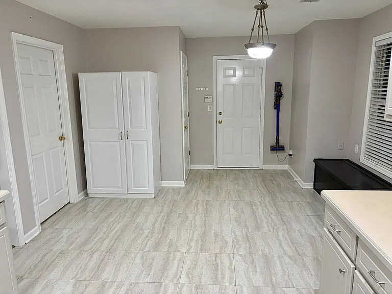 1050 Chapel Hill Dr — Photo 12