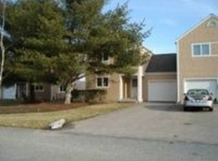 6 Palmer Cir, Hope Valley, RI 02832