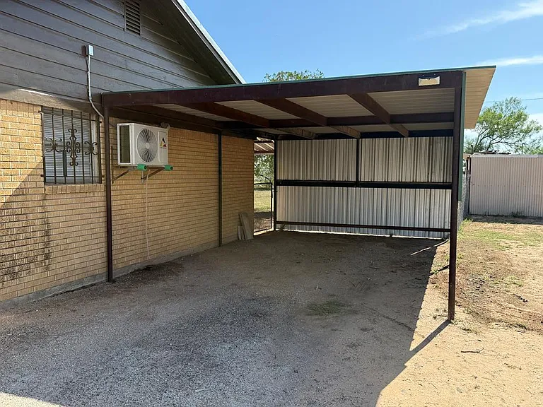 1314 Mesquite St — Photo 3