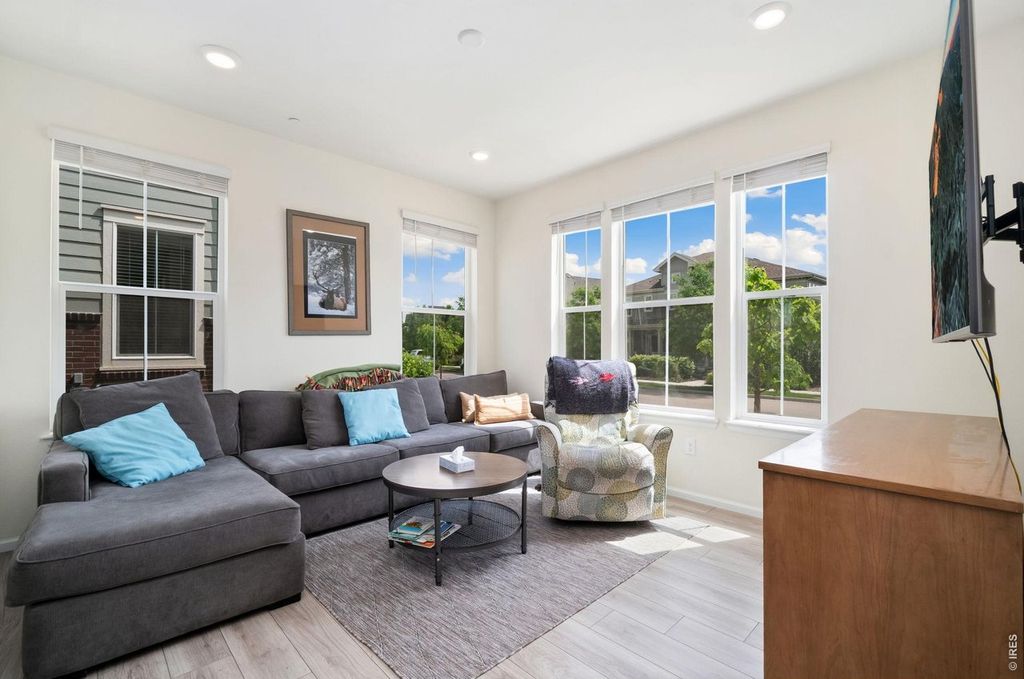 335 Zeppelin Way