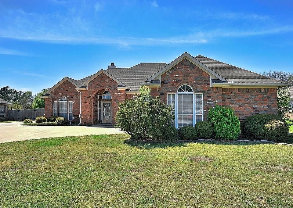 1st image of 126 Chrissa Dr