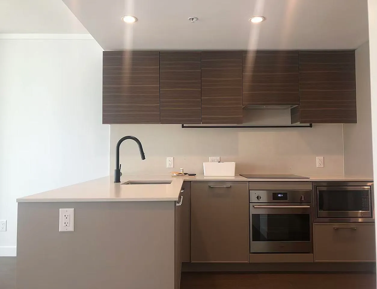 1 bed, 500 sqft, $1,750 — Photo 4