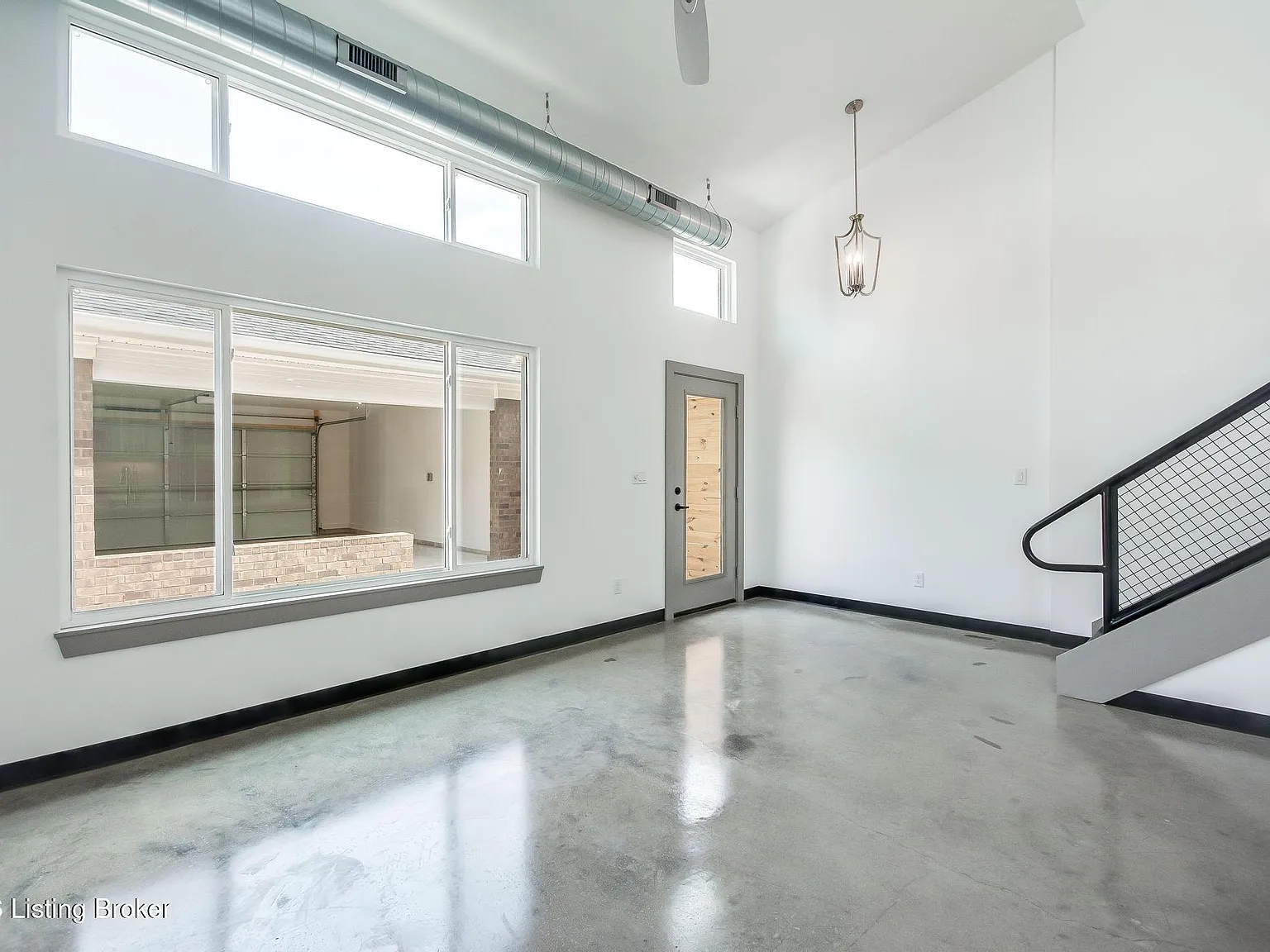2 bed, 2.0 bath, 1300 sqft, $2,280 — Photo 3
