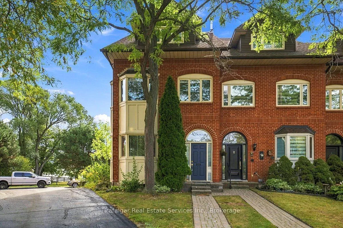 4 bed, $6,500 — Photo 1