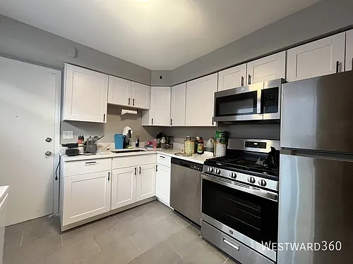 1624 W Touhy Ave Photo 1