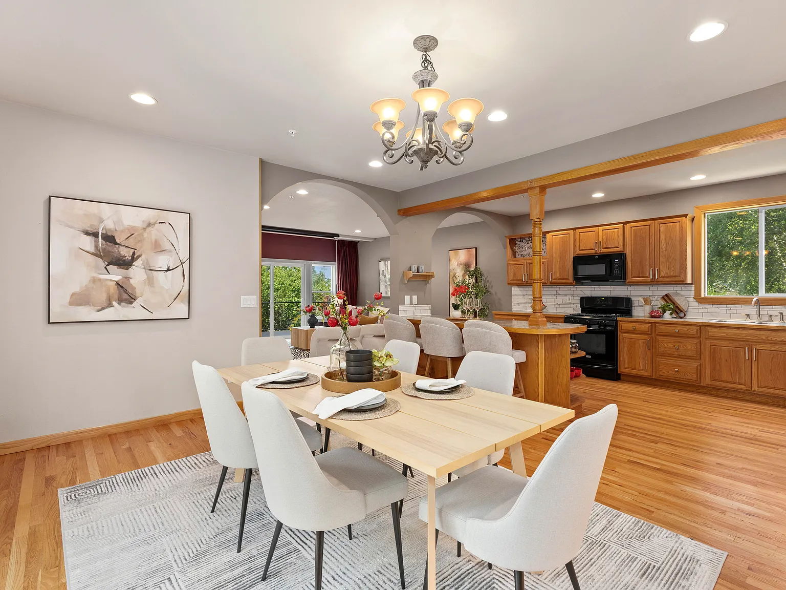 4 bed, 2280 sqft, $3,500 — Photo 2