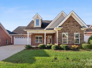 1008 Villas Dr, Stanley, NC 28164