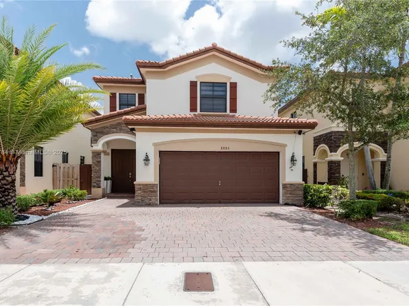 8885 NW 100th Pl, Doral, FL 33178