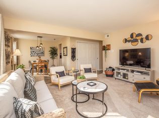 10640 N Ivy Ct UNIT 1, Mequon, WI 53092