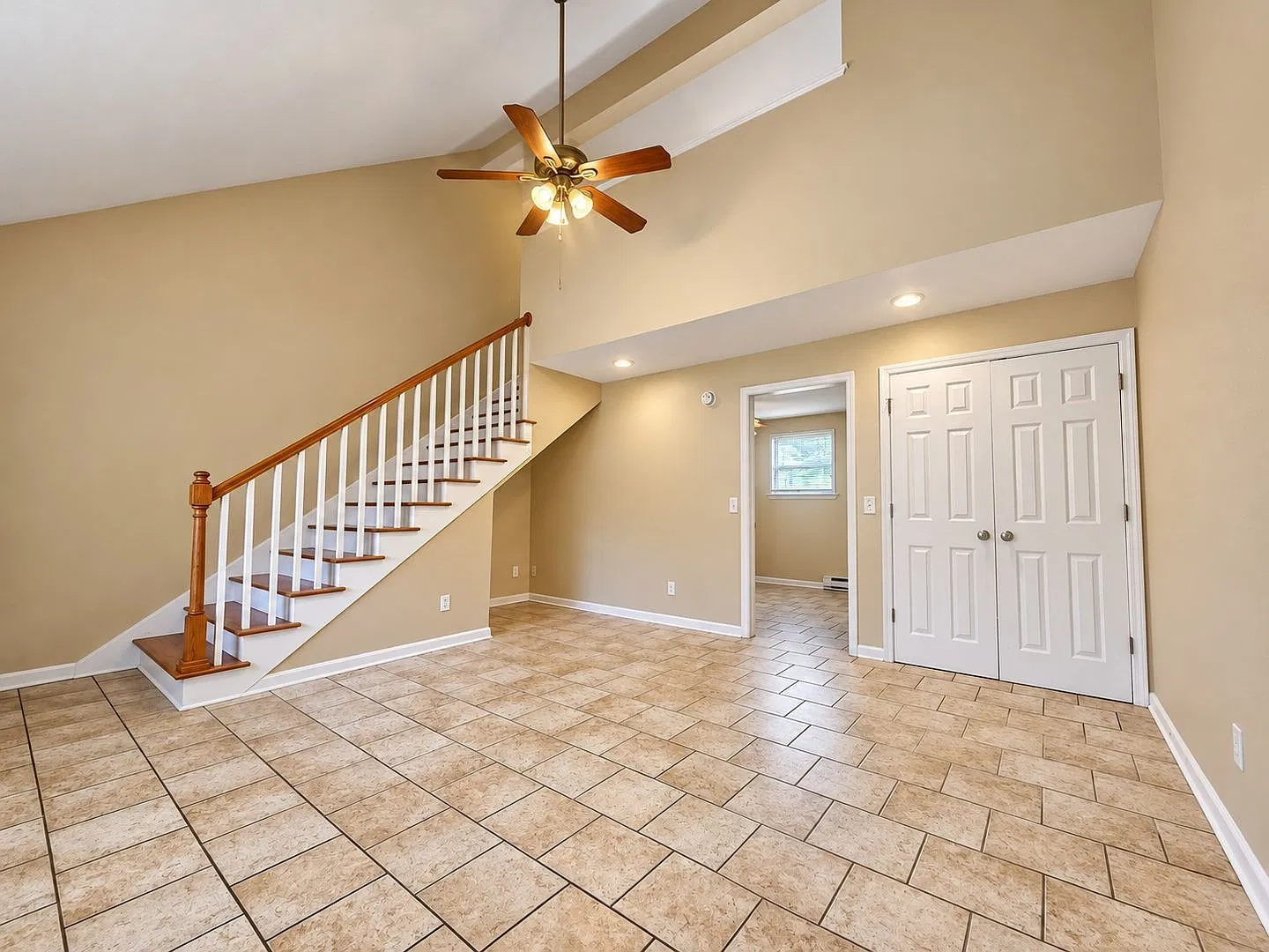 1 bed, 1.5 bath, $1,025 — Photo 2