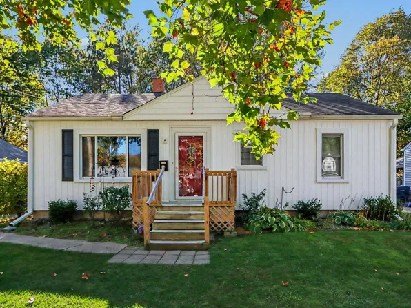 1019 Clover St, Kalamazoo, MI 49008