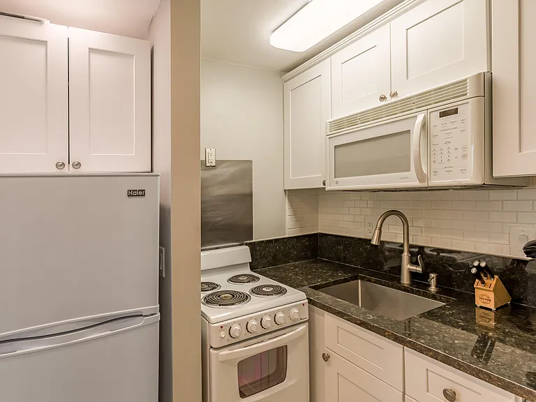 11842 Pebblewood Dr #201 — Photo 9