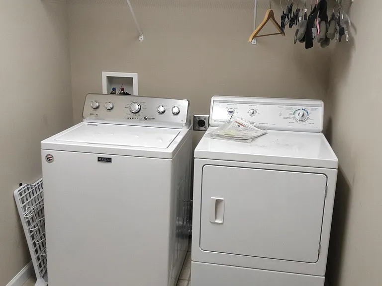 1196 Onyx Ln — Photo 21