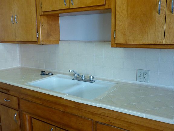 3rd image of 14 Gaviota Ave