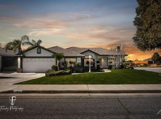 5908 Vista Finestra Dr, Bakersfield, CA