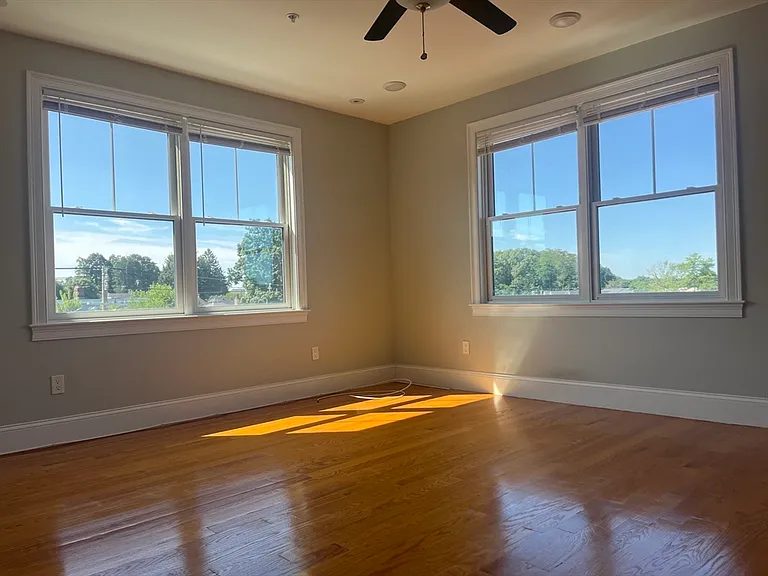 45 Spring St #13 — Photo 9
