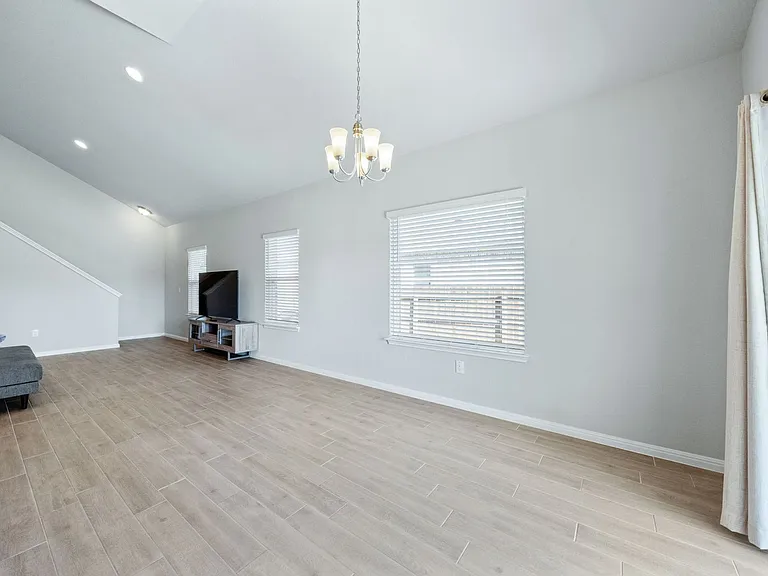 2412 Star Hill Rnch — Photo 13