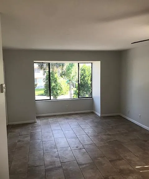 404 Upper 8th Ave S #D — Photo 4