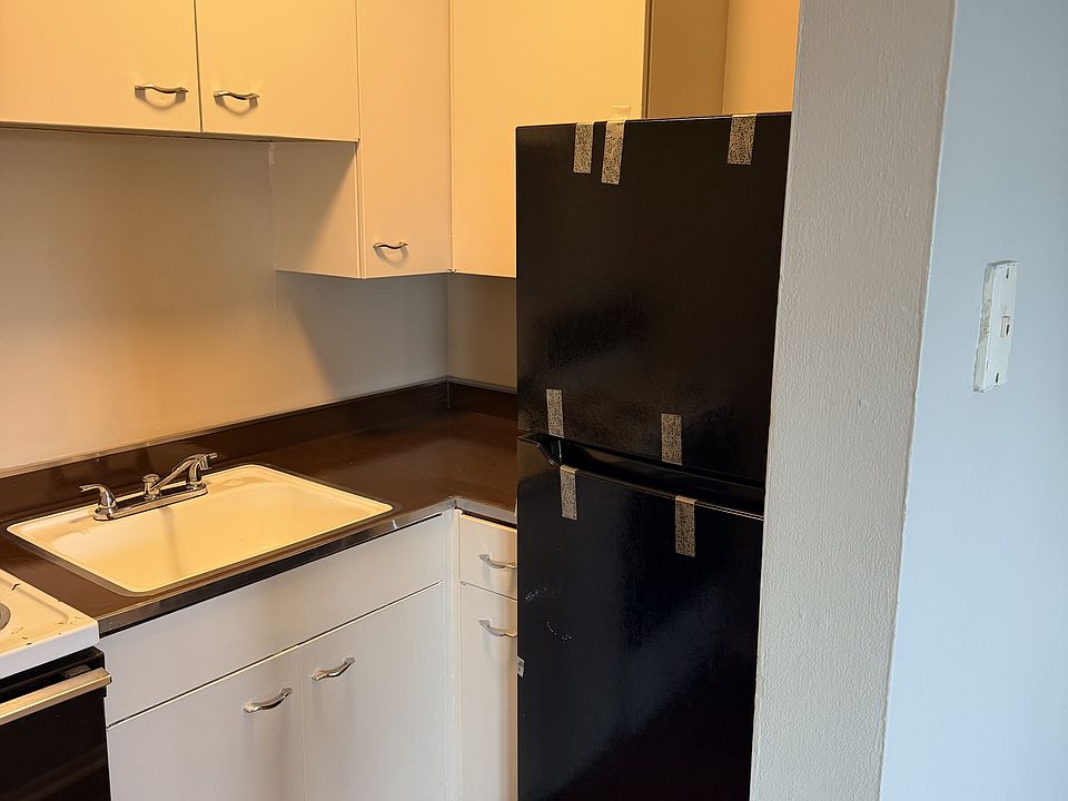 1st image of 410 Lindsay Ct #11503482