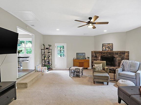 4th image of 4525 Melbourne Rd