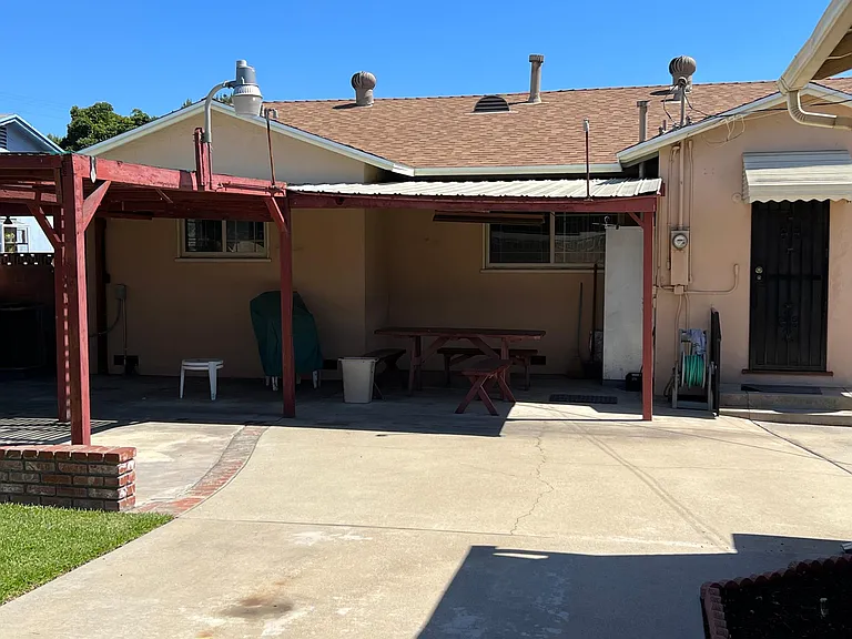 10563 Emery St — Photo 8