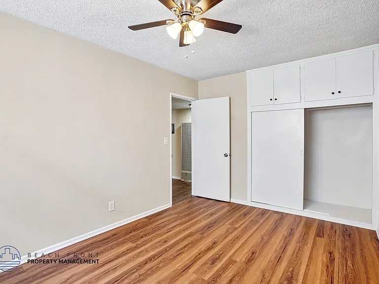 2521 Mathews Ave — Photo 13