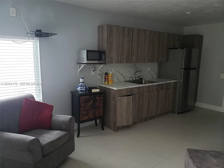 15250 SW 154th Ave #STUDIO — Photo 6