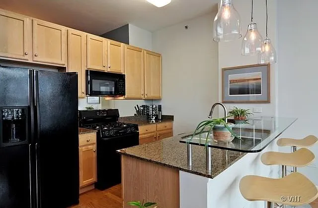 1 bed, 856 sqft, $2,500 — Photo 4