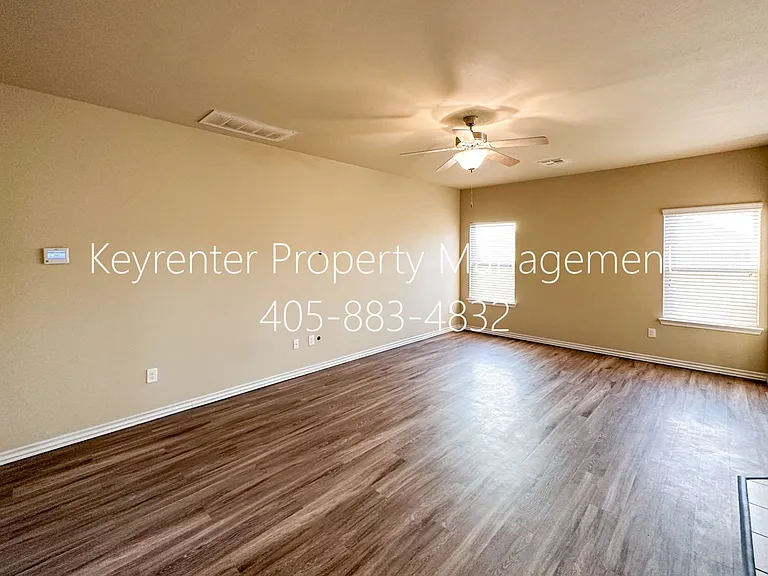 2409 Rosa Cir — Photo 28