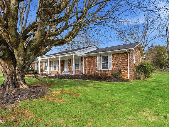 2nd image of 806 Hiwassee Heights Dr