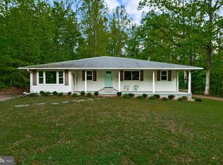 70 Hidden Lake Dr, Stafford, VA 22556