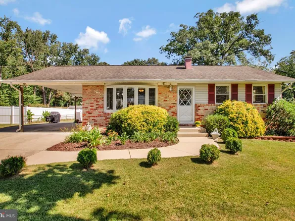 147 Magothy Beach Rd, Pasadena, MD 21122