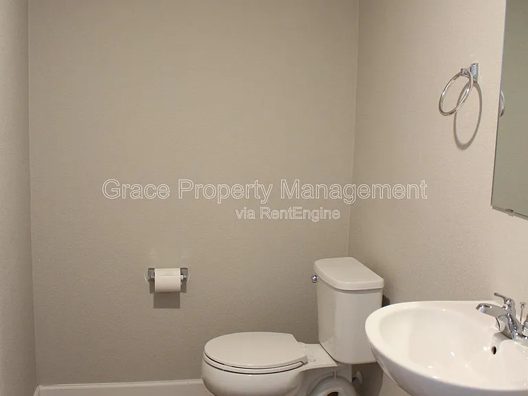 1156 Oak Cir — Photo 5