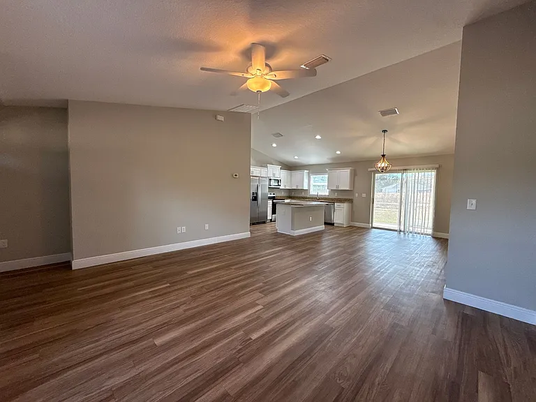 309 Locust Rd — Photo 8