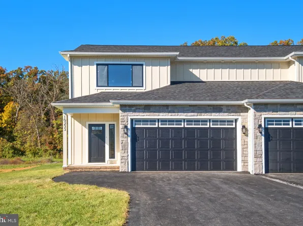 10233 Dalmatian Dr, McGaheysville, VA 22840