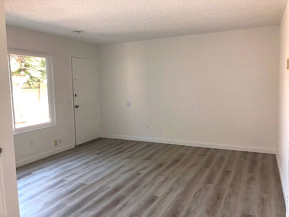 5th image of 1443-1447 Holly Ave #C