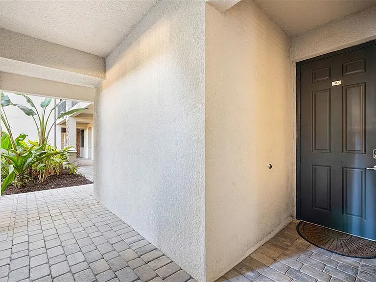 16904 Vardon Ter #107 — Photo 29