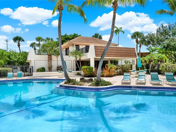 8267 SW 128th St APT 208, Pinecrest, FL 33156