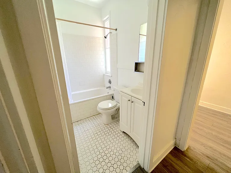 4604 Los Feliz Blvd #101 — Photo 14