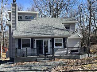 216 Maple Ridge Dr, Lords Valley, PA 18428