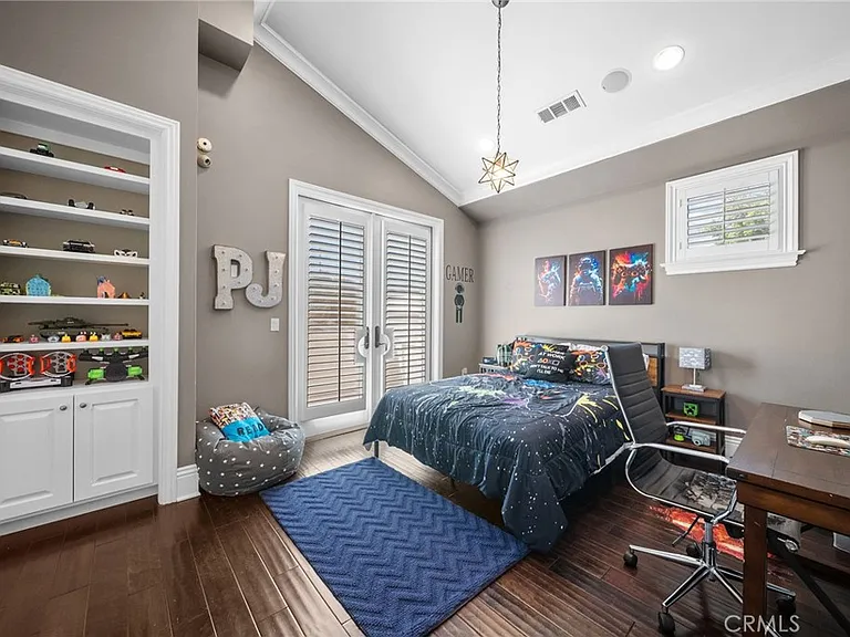 4917 Edgerton Ave — Photo 36