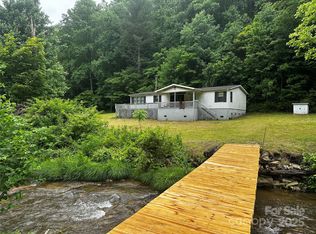 731 Pigeon Roost Rd, Green Mountain, NC 28740