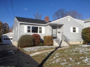 45 Greenway Rd, New London, CT 06320