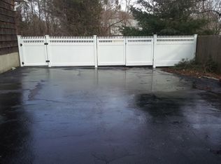 14 Stoothoff Rd, East Northport, NY 11731