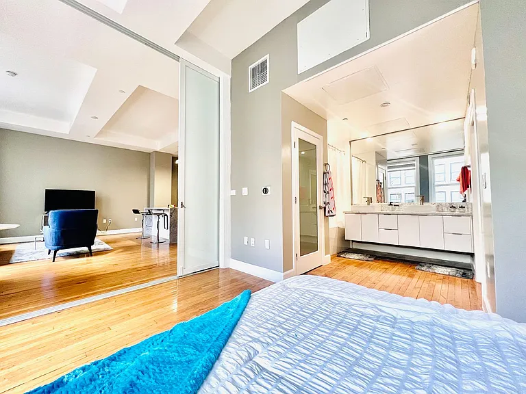 HWH Luxury Living — Photo 37